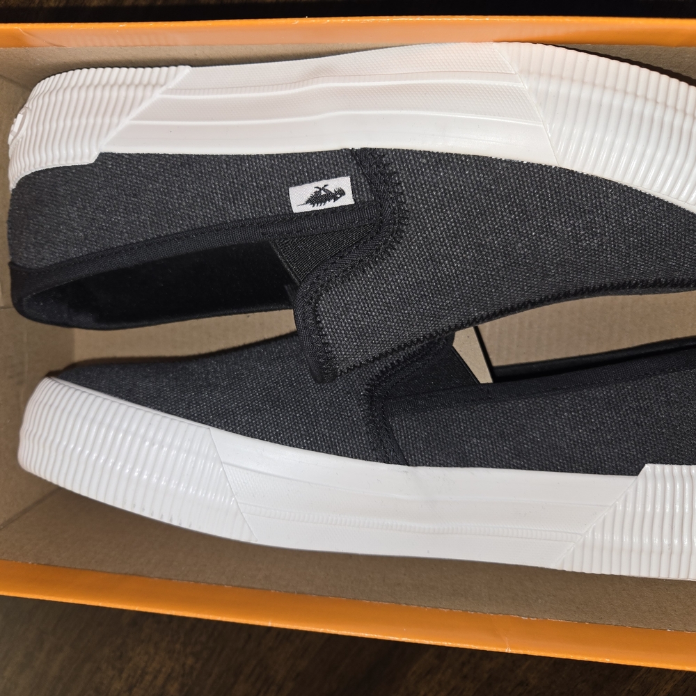 Rocket Dog Womens 9M Black Slip-On Canvas Shoes. New In Box - Picture 2 of 10